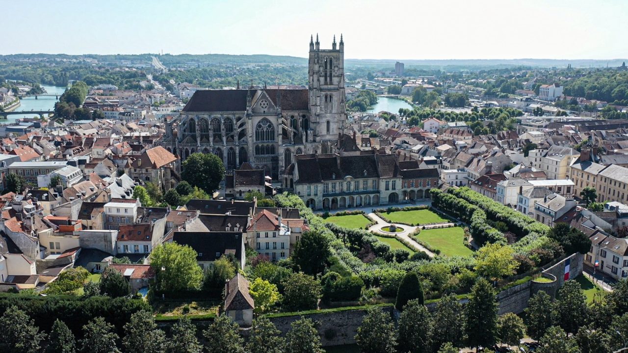 Vue aérienne de la cité épiscopale de Meaux
