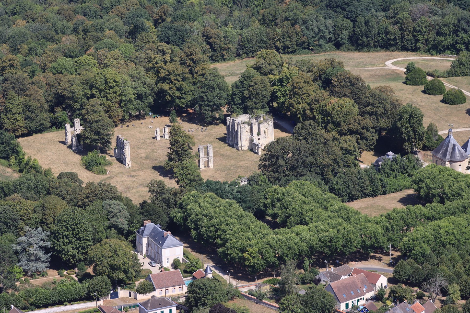 Vestiges du château de Montceaux-lès-Meaux